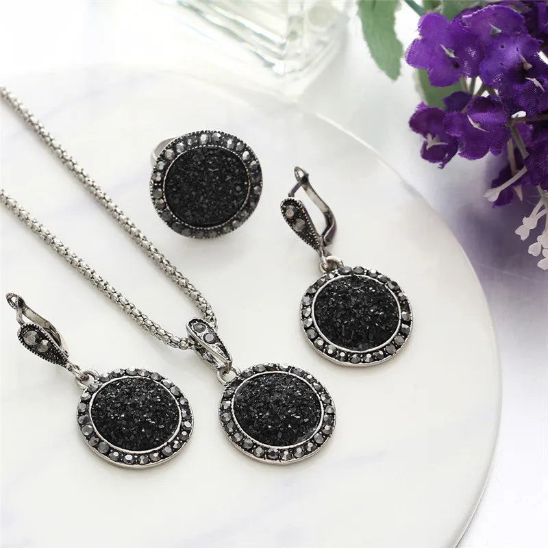 Black Stone Resin Necklace Set