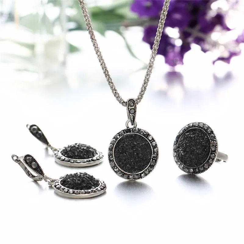 Black Stone Resin Necklace Set
