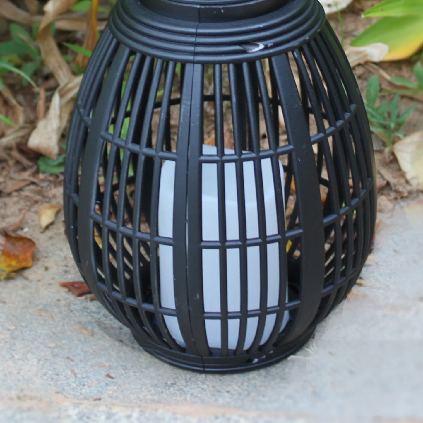 Solar Garden Lantern LED Outdoor Solar Lantern Waterproof Decorative Rattan Lantern For Patio Pathway Courtyard