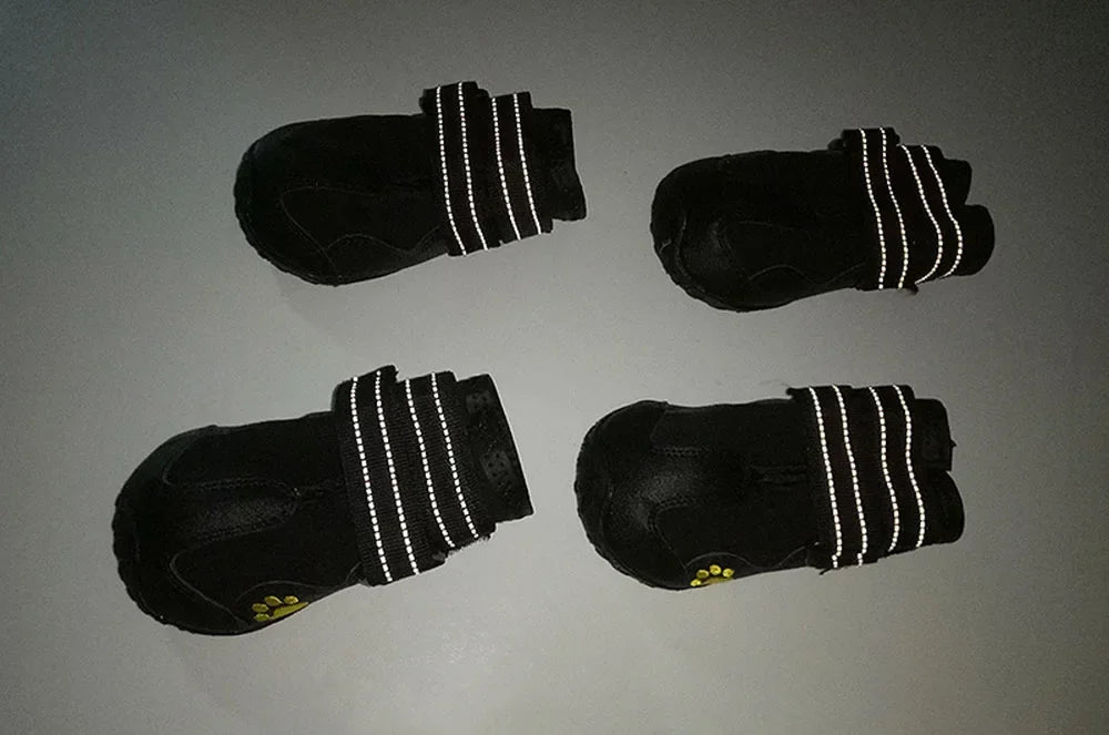 Dog Socks & Boots – 4pcs Reflective Waterproof Anti-Slip Shoes for Medium and Large Dogs, Warm for Snow & Rain