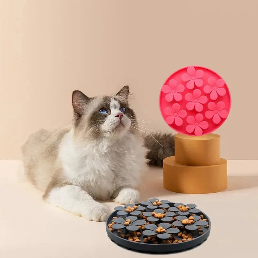 Silicone Slow Feed Mat for Cats & Dogs – Suction Cup Lick Pad and Treat Dispenser for Healthy Eating
