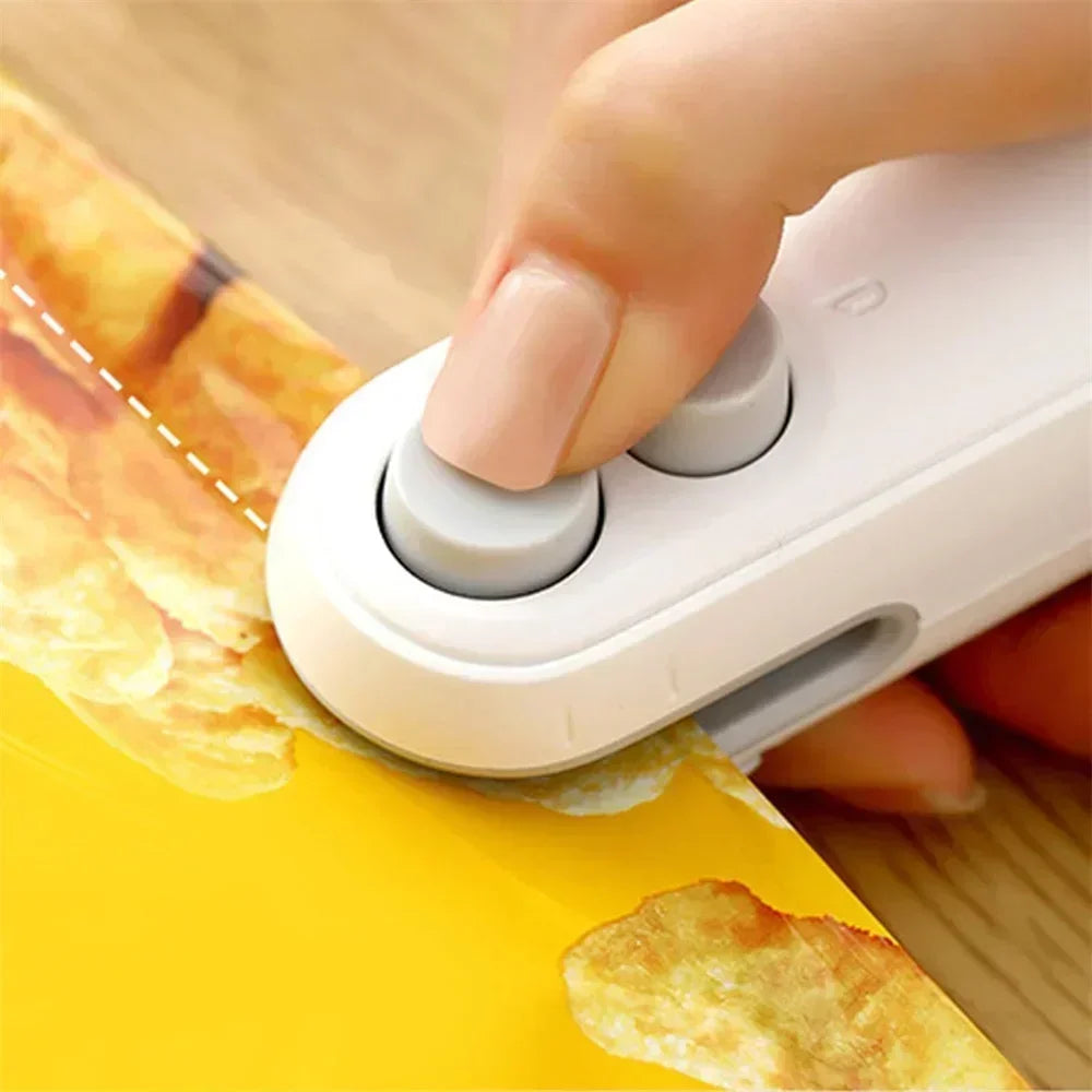 Mini Sealer Portable Mini Sealer 2 in 1 Heat Sealer For Snacks Home use rechargeable sealer Vacuum Sealer Snacks plastic bag