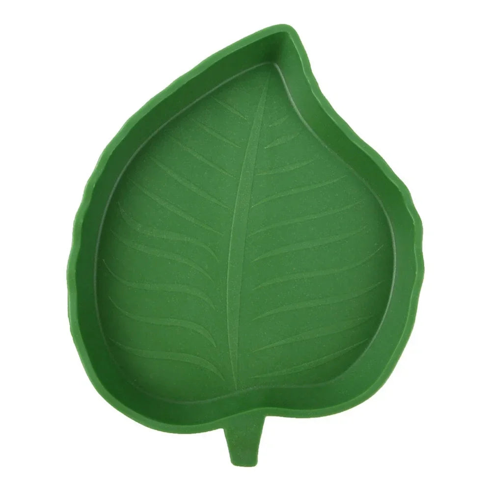 Leaf-Shaped Plastic Reptile Feeder – Small Pet Food & Water Tray for Turtles and Aquarium Habitats