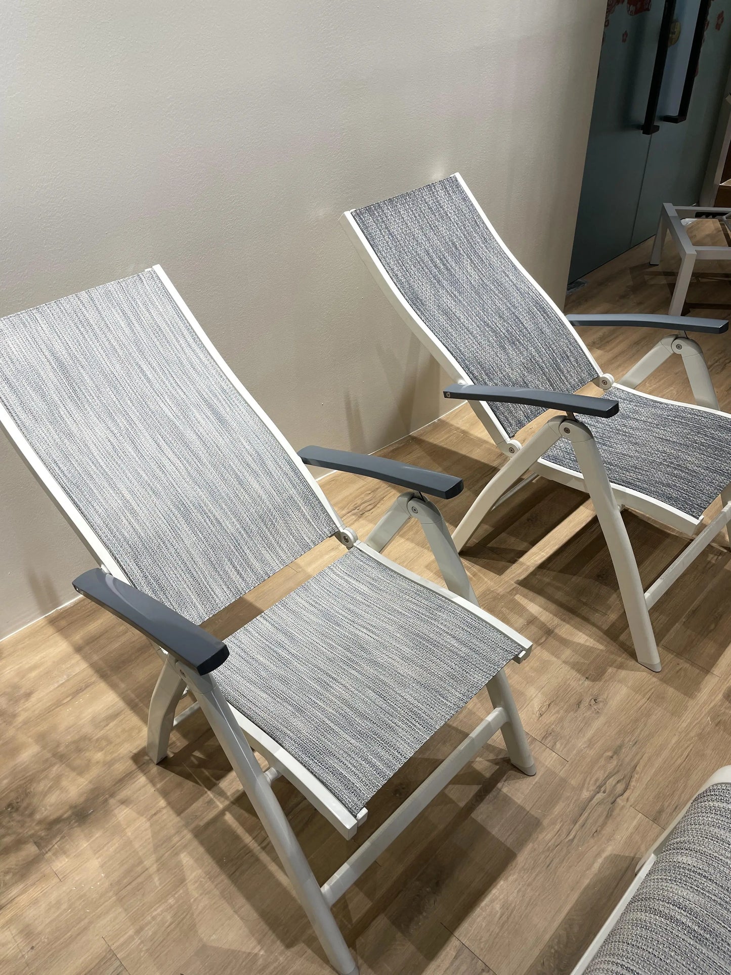 Modern Outdoor Furniture Aluminum Furniture Mesh Waterproof Fabric Reclining Beach Sun Lounger