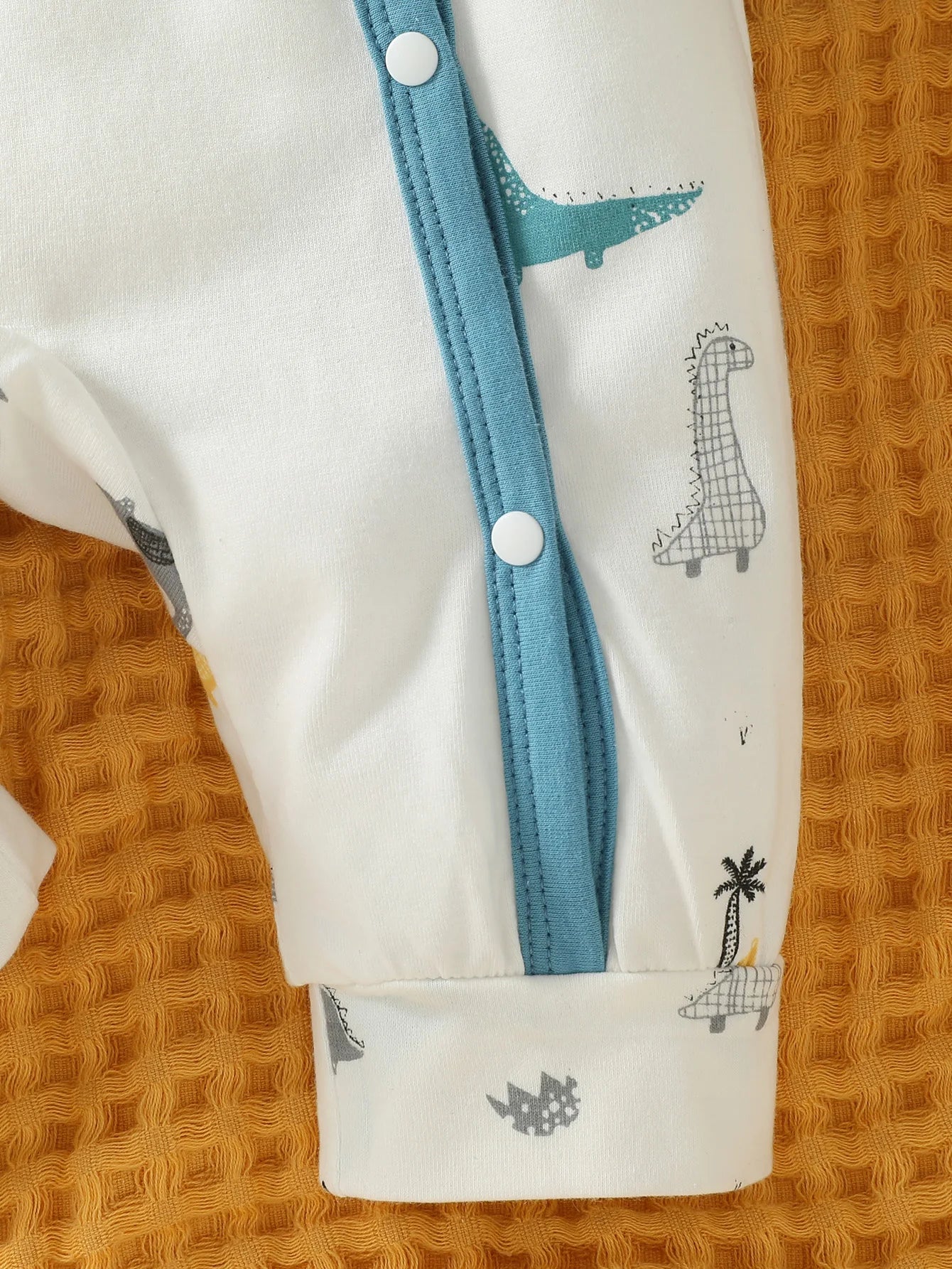 4PCS Baby unisex Long Sleeve Round Neck Animal Print With Button Casual  Jumpsuit +Bib+Hat+Gloves