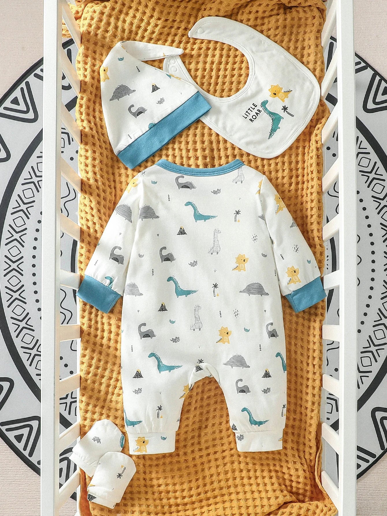 4PCS Baby unisex Long Sleeve Round Neck Animal Print With Button Casual  Jumpsuit +Bib+Hat+Gloves