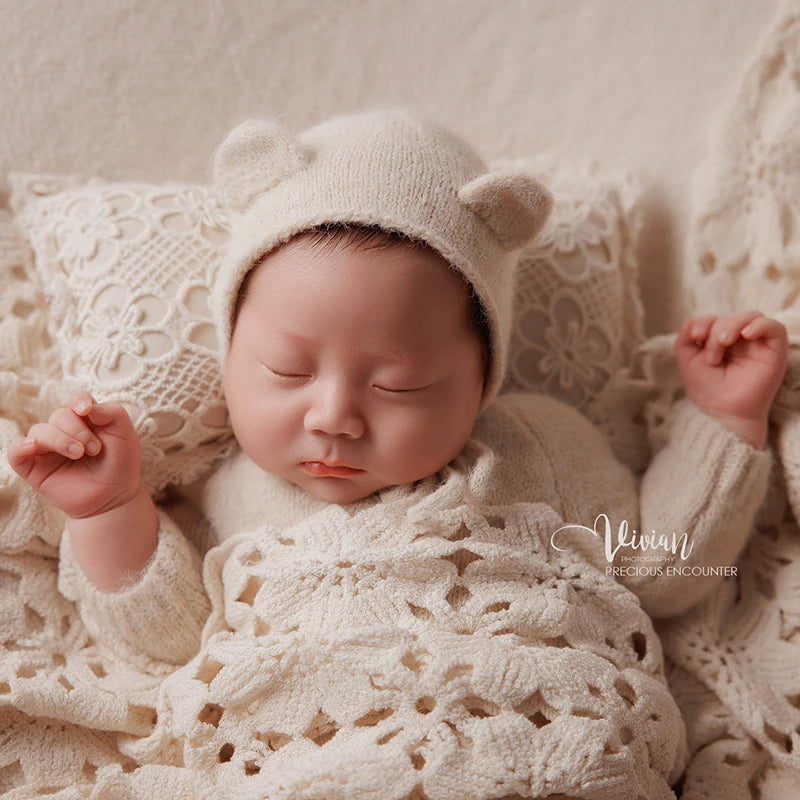 KD Newborn Photography Outfit INS White Bear Set Knitted Hat Long Sleeve Jumpsuit Baby Shoot Clothing Cute Bear Doll Photo Props