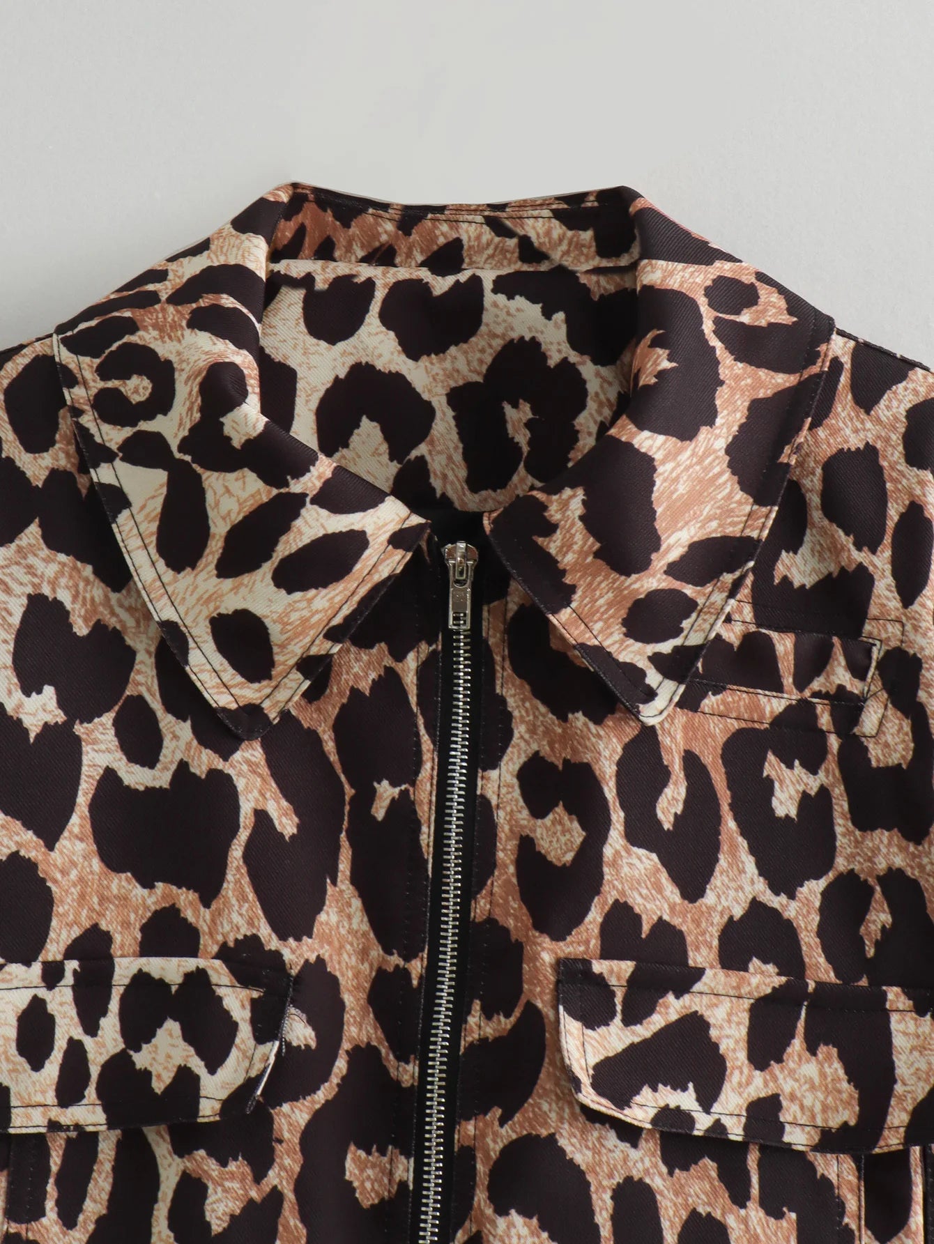 TRAFZA Vintage Casual Women Jackets Leopard Print Zippers Turn-down Collar Short Coats New Fashion 2024 Spring Holiday Jackets