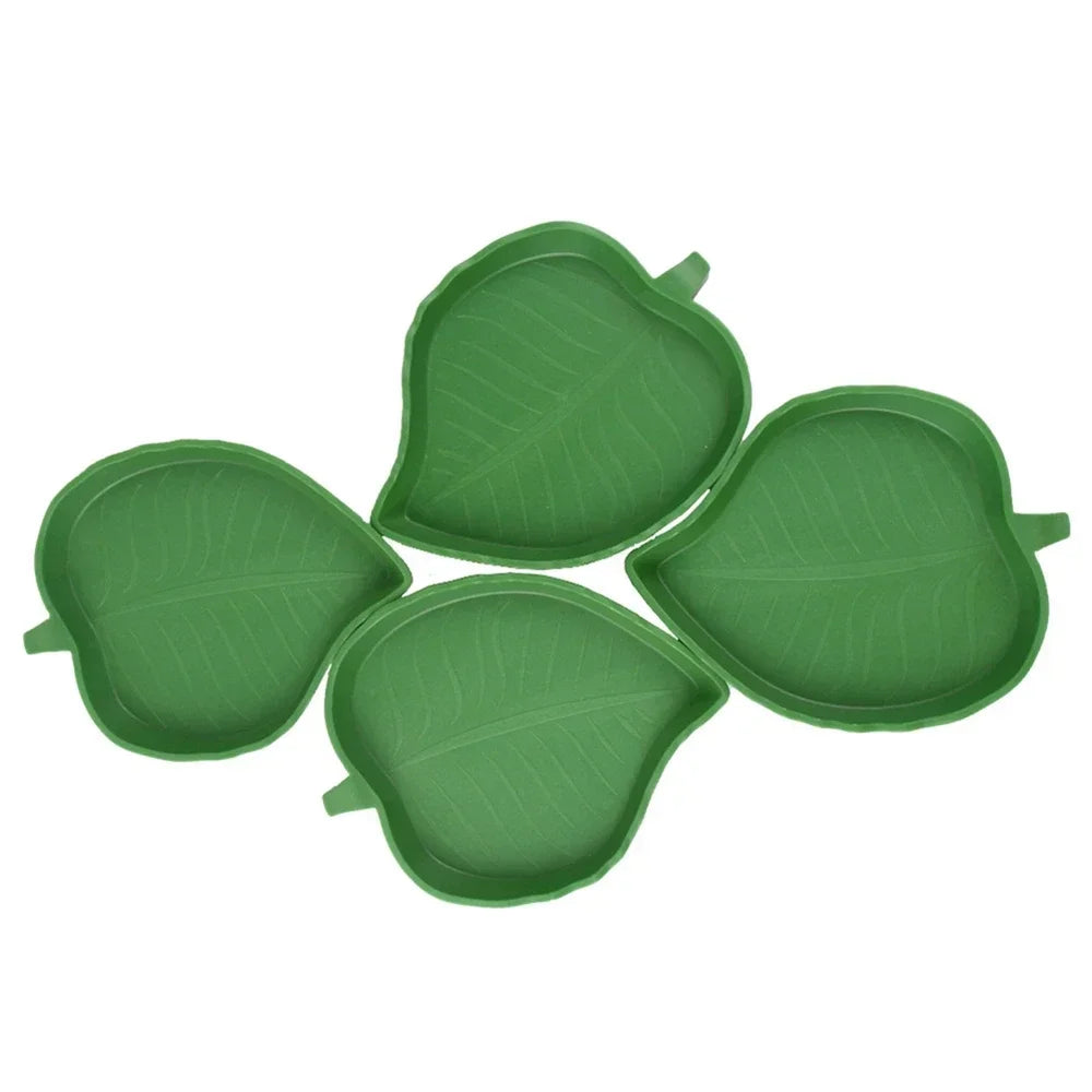 Leaf-Shaped Plastic Reptile Feeder – Small Pet Food & Water Tray for Turtles and Aquarium Habitats
