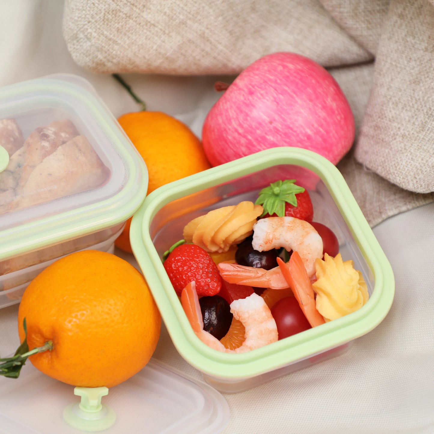 Silicone Snack Containers for Kids Food Containers with Lids, Fruit Container for Lunch, Foldable Lunch Container for Kids