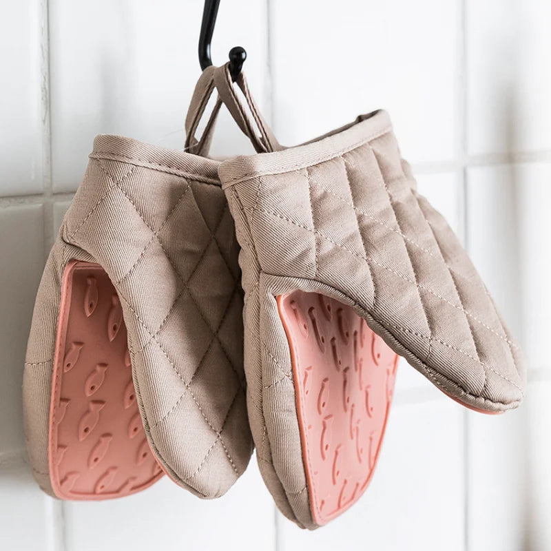 Fish Shaped Silicone Anti Scald Oven Gloves