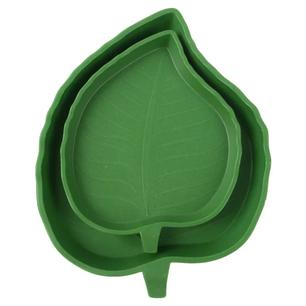 Leaf-Shaped Plastic Reptile Feeder – Small Pet Food & Water Tray for Turtles and Aquarium Habitats
