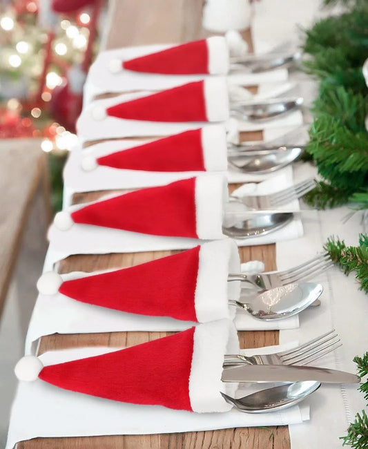 Mini Christmas Hat Cutlery Holders – Festive Tableware Bags for Holiday Dining & Decoration