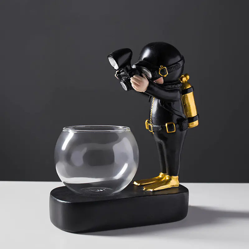 Creative Astronaut & Diver Hydroponic Glass Vase – Modern Home Decor